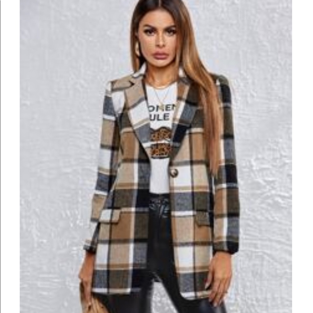Trendy Plaid Blazer. Women Size Small